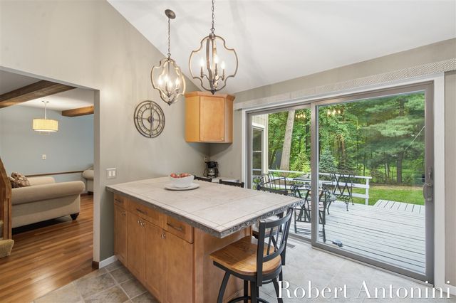 1708 Mont Rue Drive, Grand Rapids, MI 49546