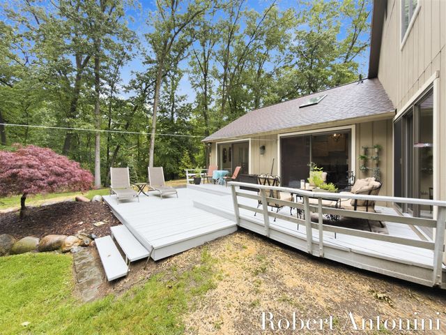 1708 Mont Rue Drive, Grand Rapids, MI 49546