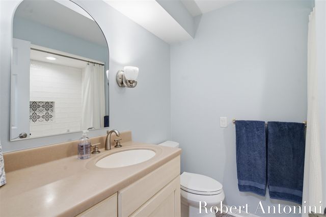 1708 Mont Rue Drive, Grand Rapids, MI 49546