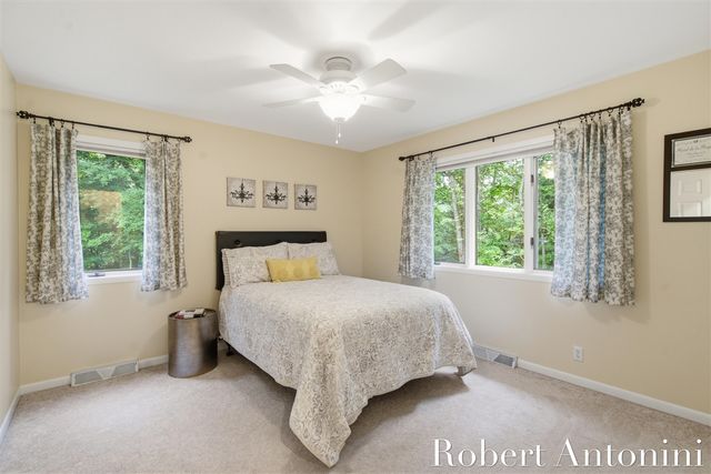 1708 Mont Rue Drive, Grand Rapids, MI 49546