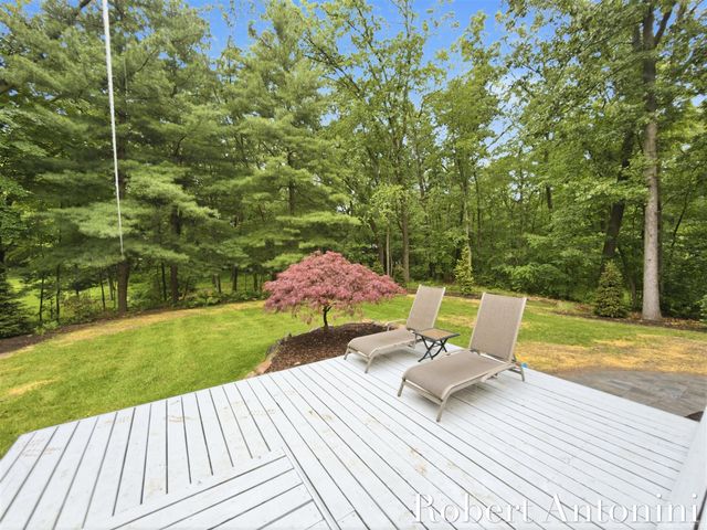 1708 Mont Rue Drive, Grand Rapids, MI 49546