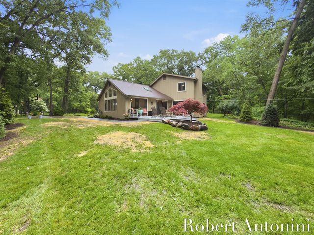1708 Mont Rue Drive, Grand Rapids, MI 49546