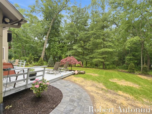 1708 Mont Rue Drive, Grand Rapids, MI 49546