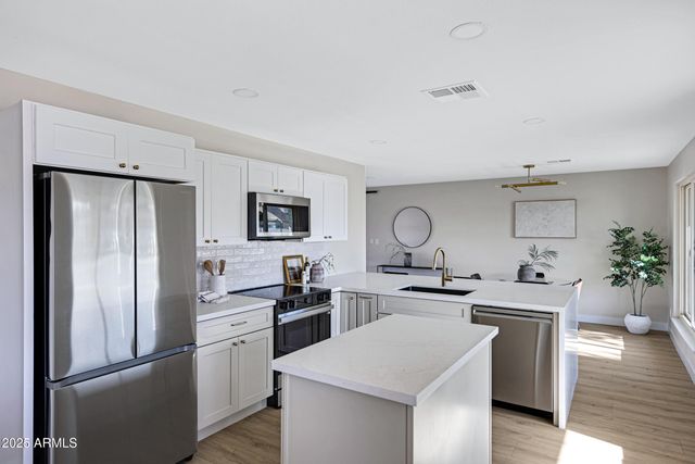 3350 E FLORIAN Avenue, Mesa, AZ 85204