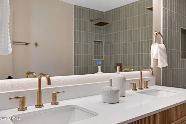 3350 E FLORIAN Avenue, Mesa, AZ 85204