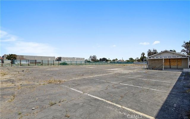 9491 Sierra Avenue, Fontana, CA 92335