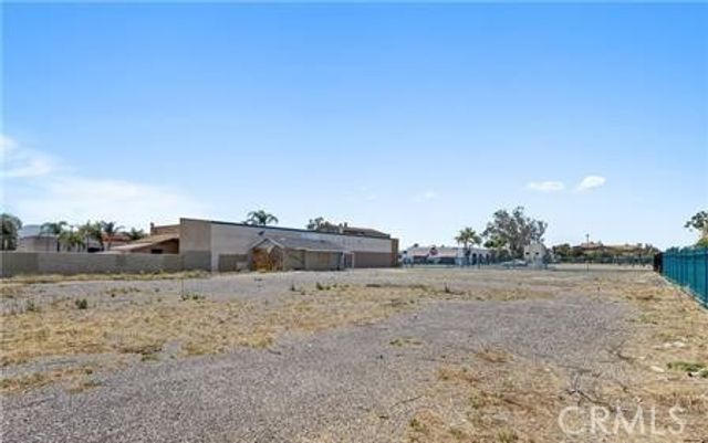 9491 Sierra Avenue, Fontana, CA 92335