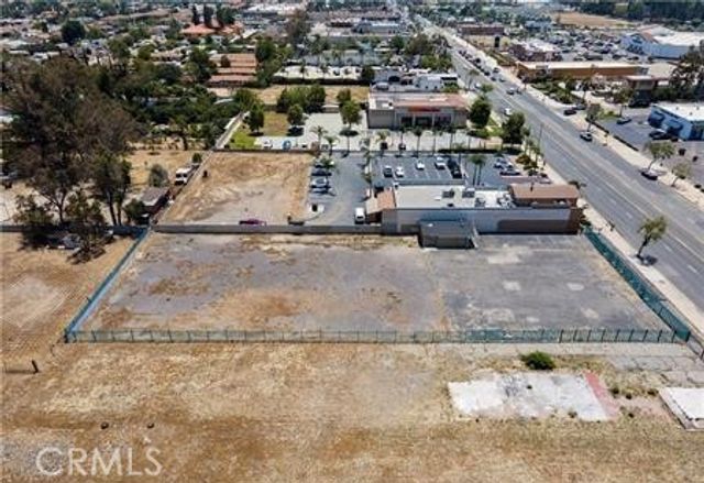 9491 Sierra Avenue, Fontana, CA 92335