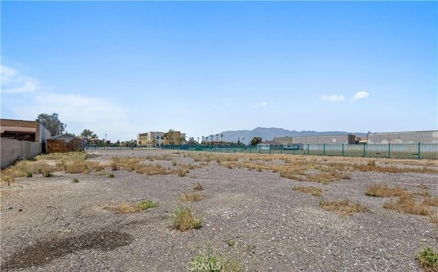 9491 Sierra Avenue, Fontana, CA 92335