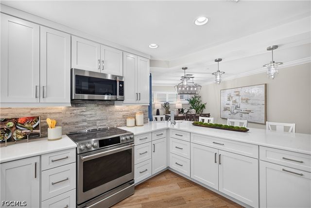 1590 Sandpiper ST, Naples, FL 34102
