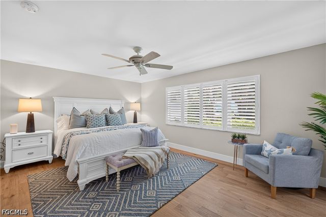 1590 Sandpiper ST, Naples, FL 34102