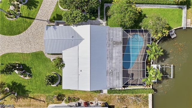1590 Sandpiper ST, Naples, FL 34102