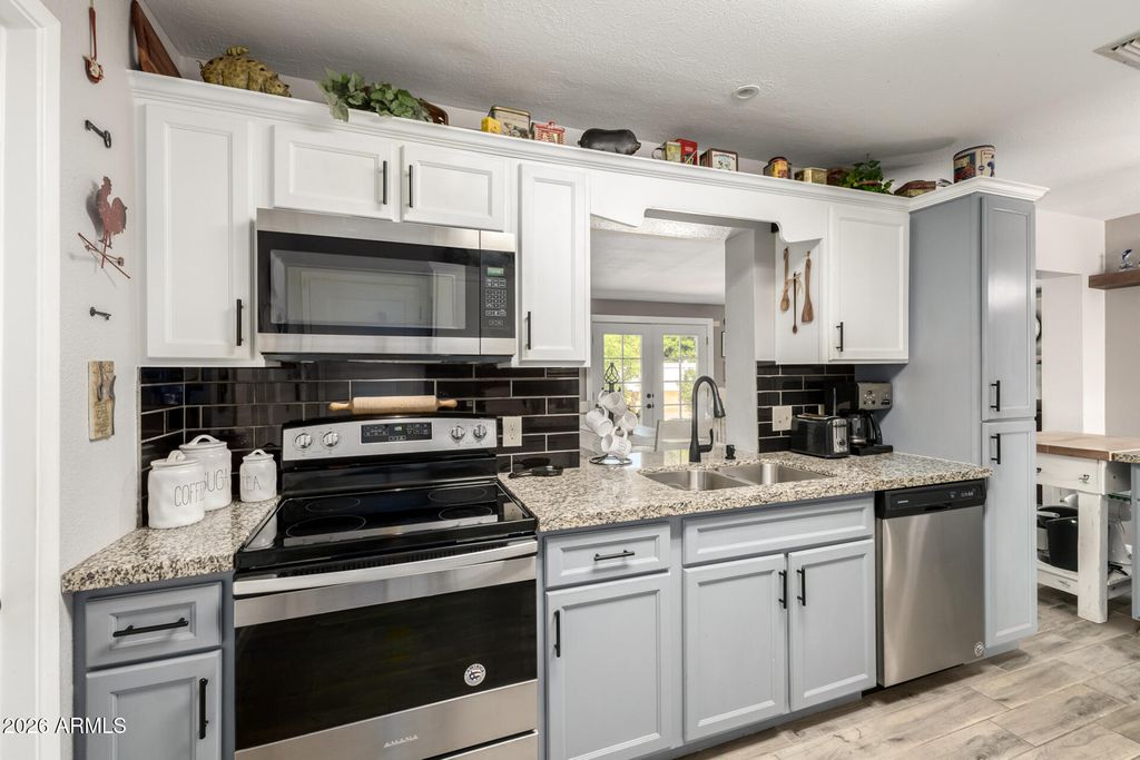 Image 10 of property listing at 5422 E DODGE Street, Mesa, AZ 85205