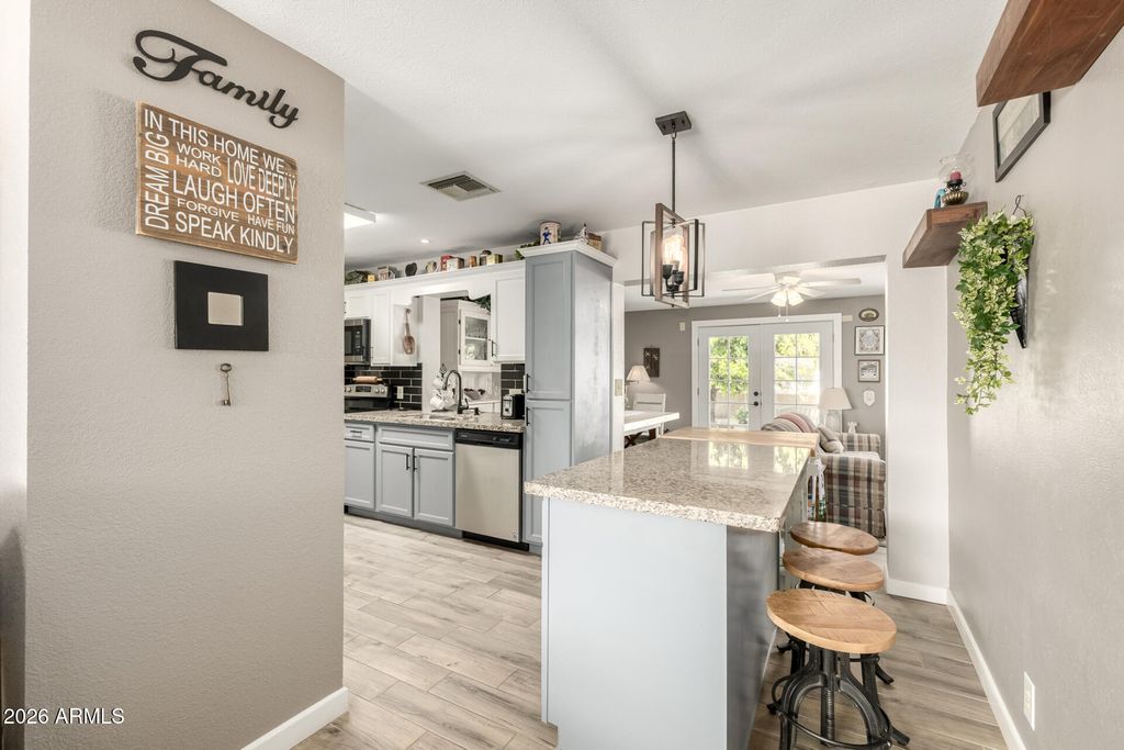 Image 12 of property listing at 5422 E DODGE Street, Mesa, AZ 85205