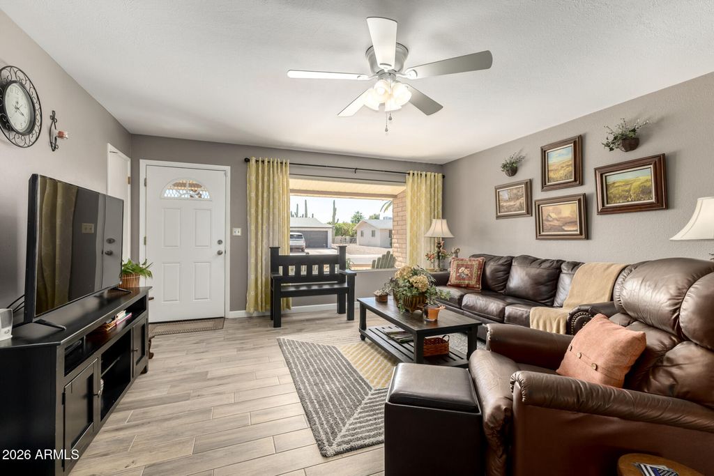 Image 4 of property listing at 5422 E DODGE Street, Mesa, AZ 85205