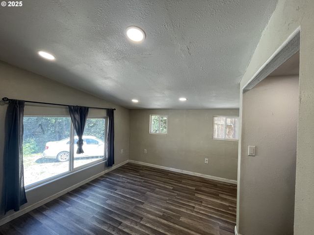 53621 WEEKLY CREEK Rd, Myrtle Point, OR 97458