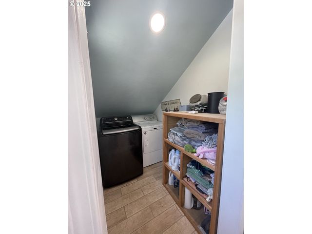 53621 WEEKLY CREEK Rd, Myrtle Point, OR 97458