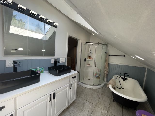 53621 WEEKLY CREEK Rd, Myrtle Point, OR 97458