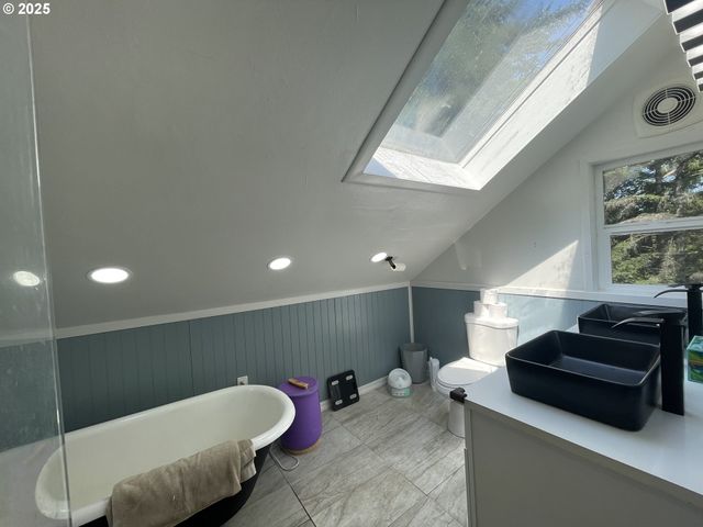 53621 WEEKLY CREEK Rd, Myrtle Point, OR 97458