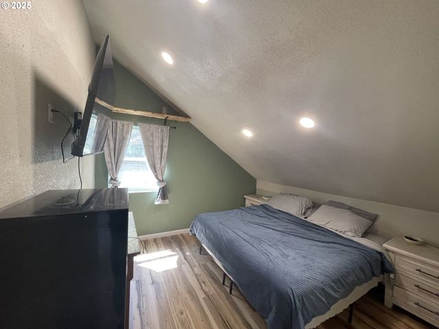 53621 WEEKLY CREEK Rd, Myrtle Point, OR 97458