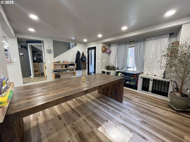 53621 WEEKLY CREEK Rd, Myrtle Point, OR 97458