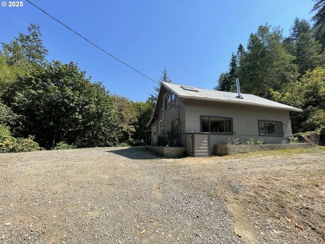 53621 WEEKLY CREEK Rd, Myrtle Point, OR 97458