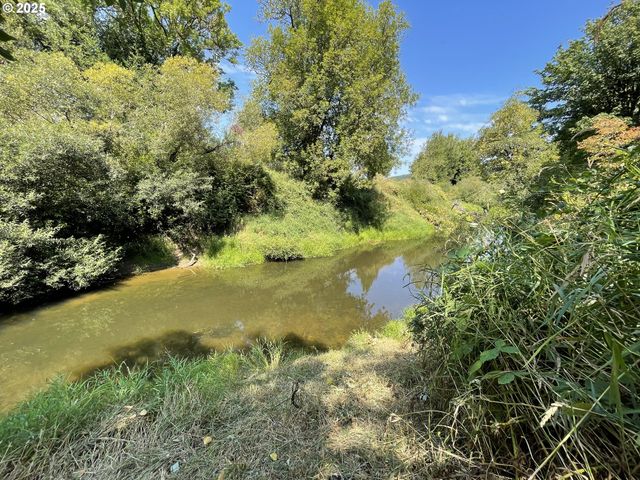 53621 WEEKLY CREEK Rd, Myrtle Point, OR 97458