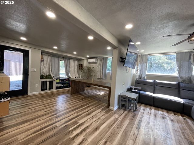 53621 WEEKLY CREEK Rd, Myrtle Point, OR 97458