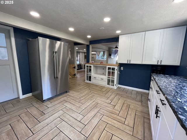 53621 WEEKLY CREEK Rd, Myrtle Point, OR 97458