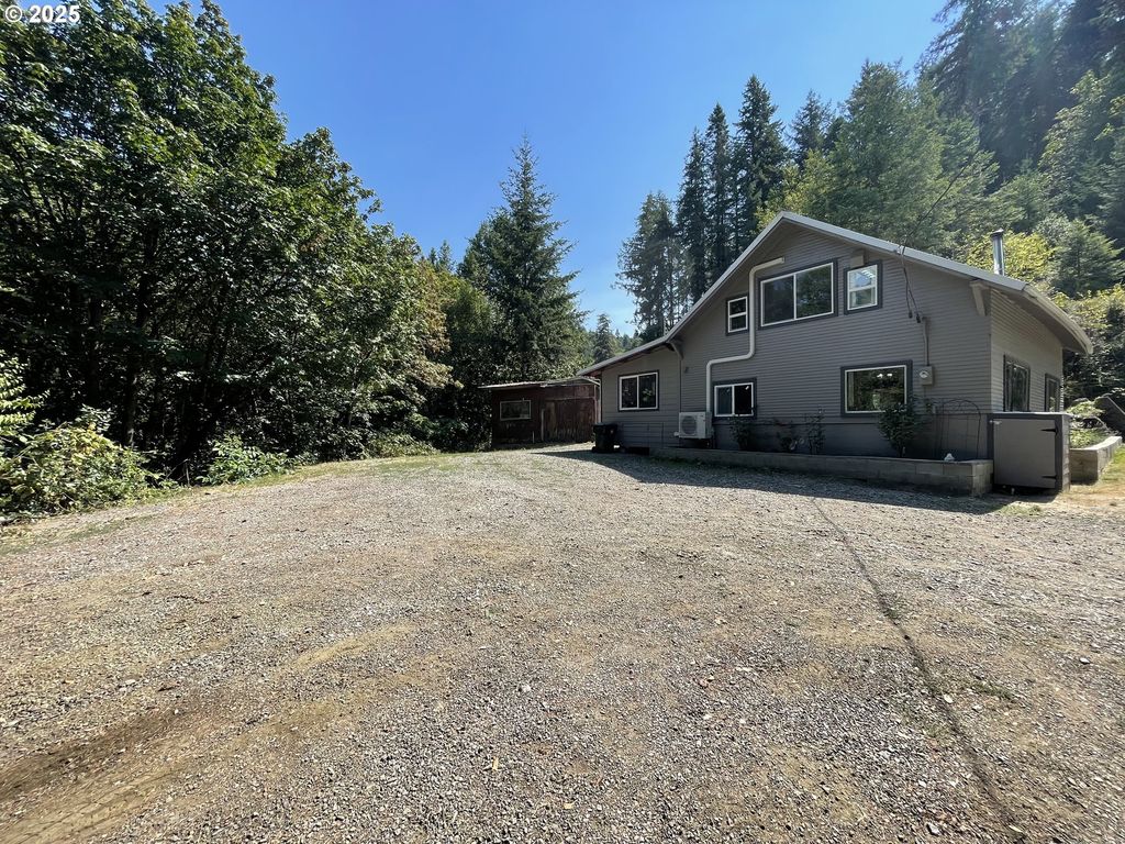 53621 WEEKLY CREEK Rd, Myrtle Point, OR 97458