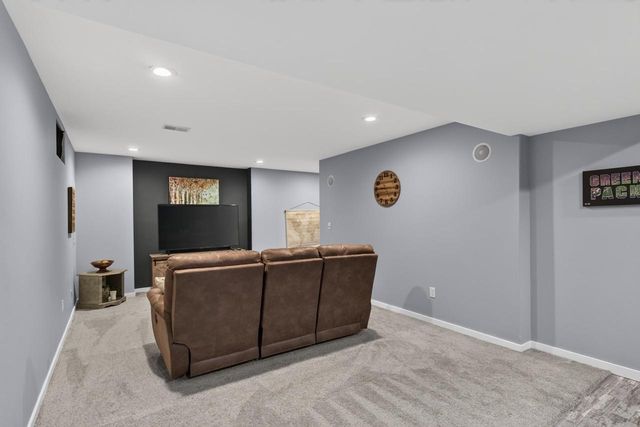 912 CHEROKEE COURT, Waupaca, WI 54981