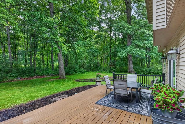 912 CHEROKEE COURT, Waupaca, WI 54981