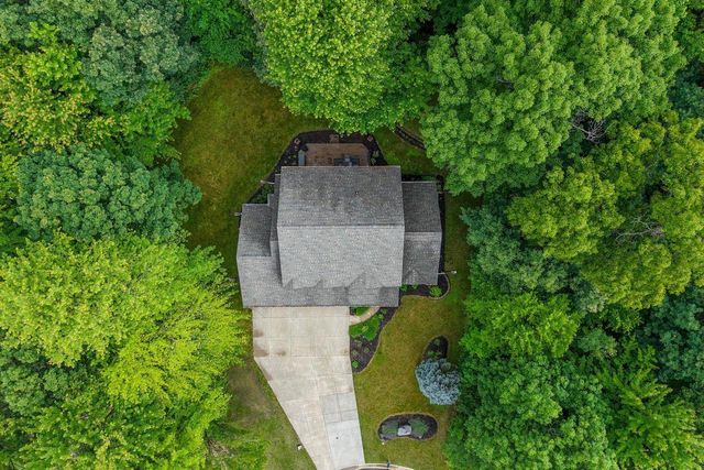 912 CHEROKEE COURT, Waupaca, WI 54981