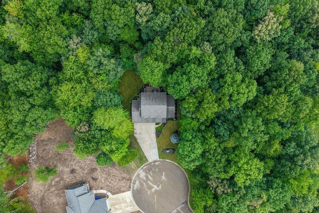 912 CHEROKEE COURT, Waupaca, WI 54981