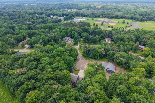 912 CHEROKEE COURT, Waupaca, WI 54981