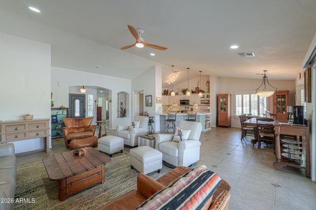 283 N SAN JUAN Trail, Casa Grande, AZ 85194
