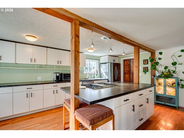 565 9TH St, Washougal, WA 98671