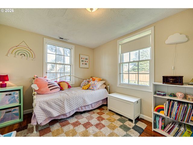 565 9TH St, Washougal, WA 98671