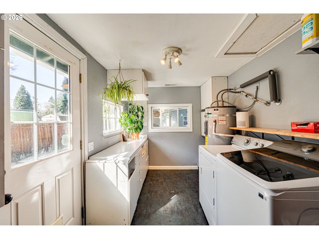 565 9TH St, Washougal, WA 98671