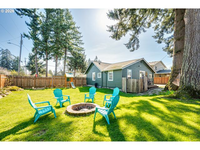 565 9TH St, Washougal, WA 98671