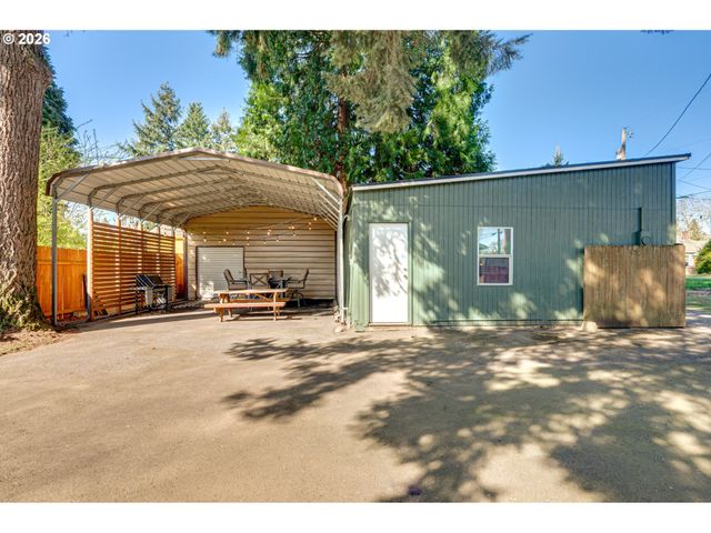 565 9TH St, Washougal, WA 98671