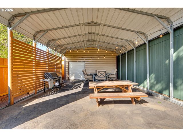 565 9TH St, Washougal, WA 98671