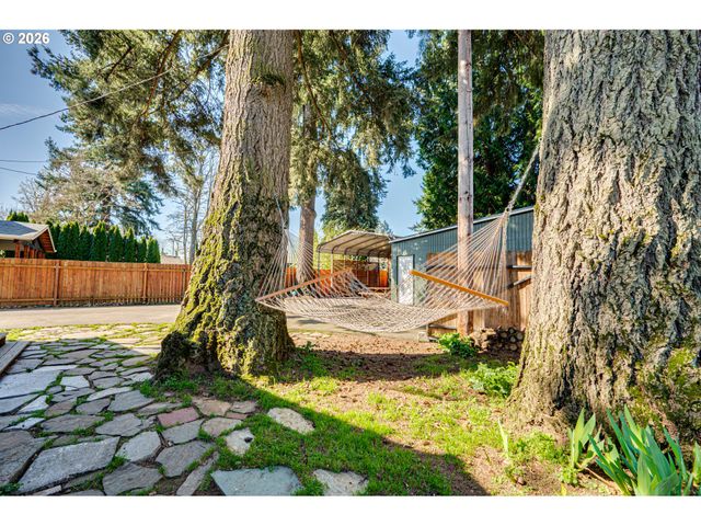 565 9TH St, Washougal, WA 98671