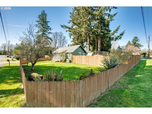 565 9TH St, Washougal, WA 98671