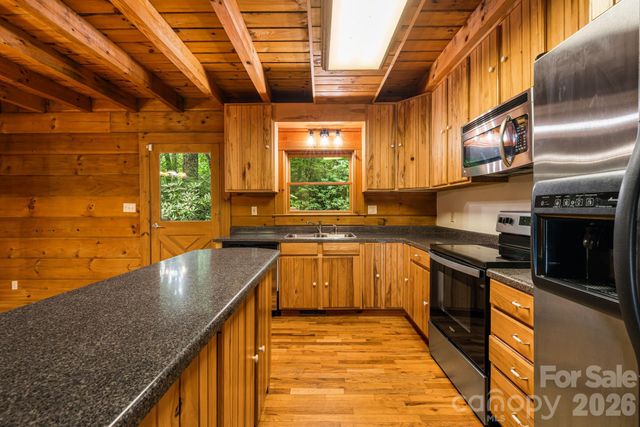 256 Fairway Loop, Burnsville, NC 28714