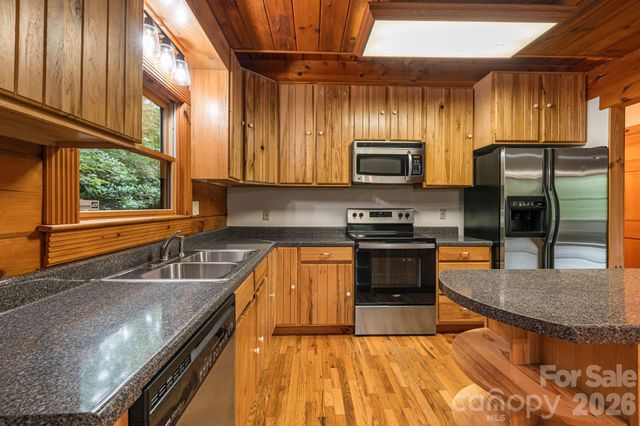 256 Fairway Loop, Burnsville, NC 28714
