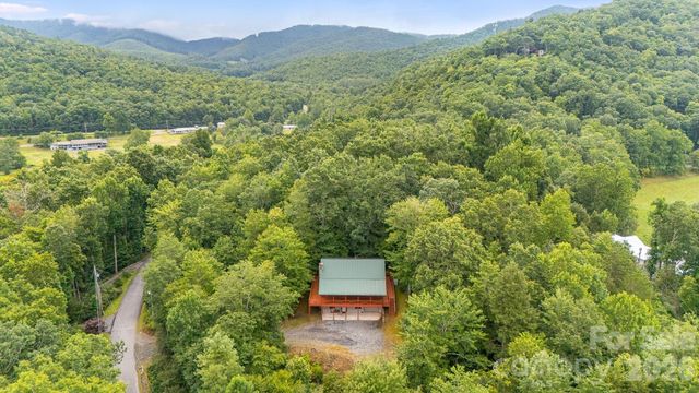 256 Fairway Loop, Burnsville, NC 28714