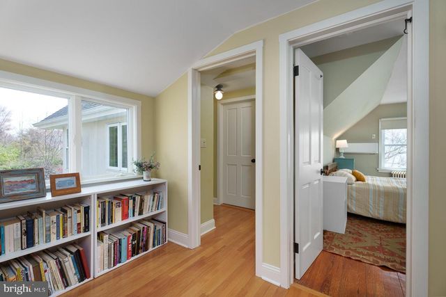 69 LEAVITT LN, Princeton, NJ 08540