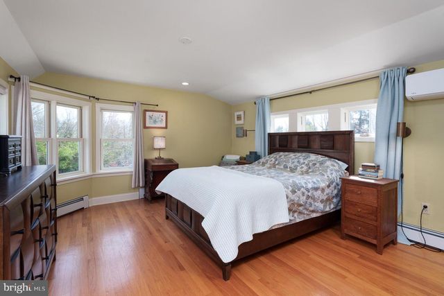 69 LEAVITT LN, Princeton, NJ 08540