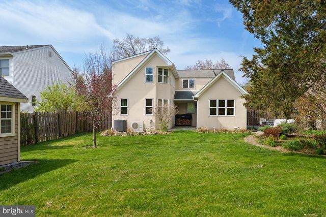 69 LEAVITT LN, Princeton, NJ 08540